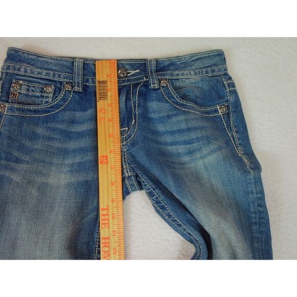 Miss Me‎ Jeans JP6048P5 Fleur De Lis Capri Rhinestone Jeans Medium Wash Size 27 - Picture 5 of 15